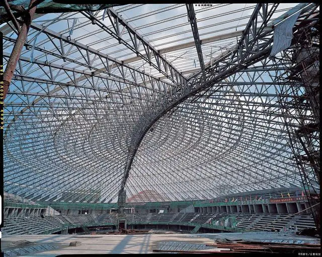 山東泓泰重工有限公司：網(wǎng)架/屋面網(wǎng)架/工程網(wǎng)架/頂棚網(wǎng)架/鋼結構網(wǎng)架專業(yè)制造先驅(qū)者