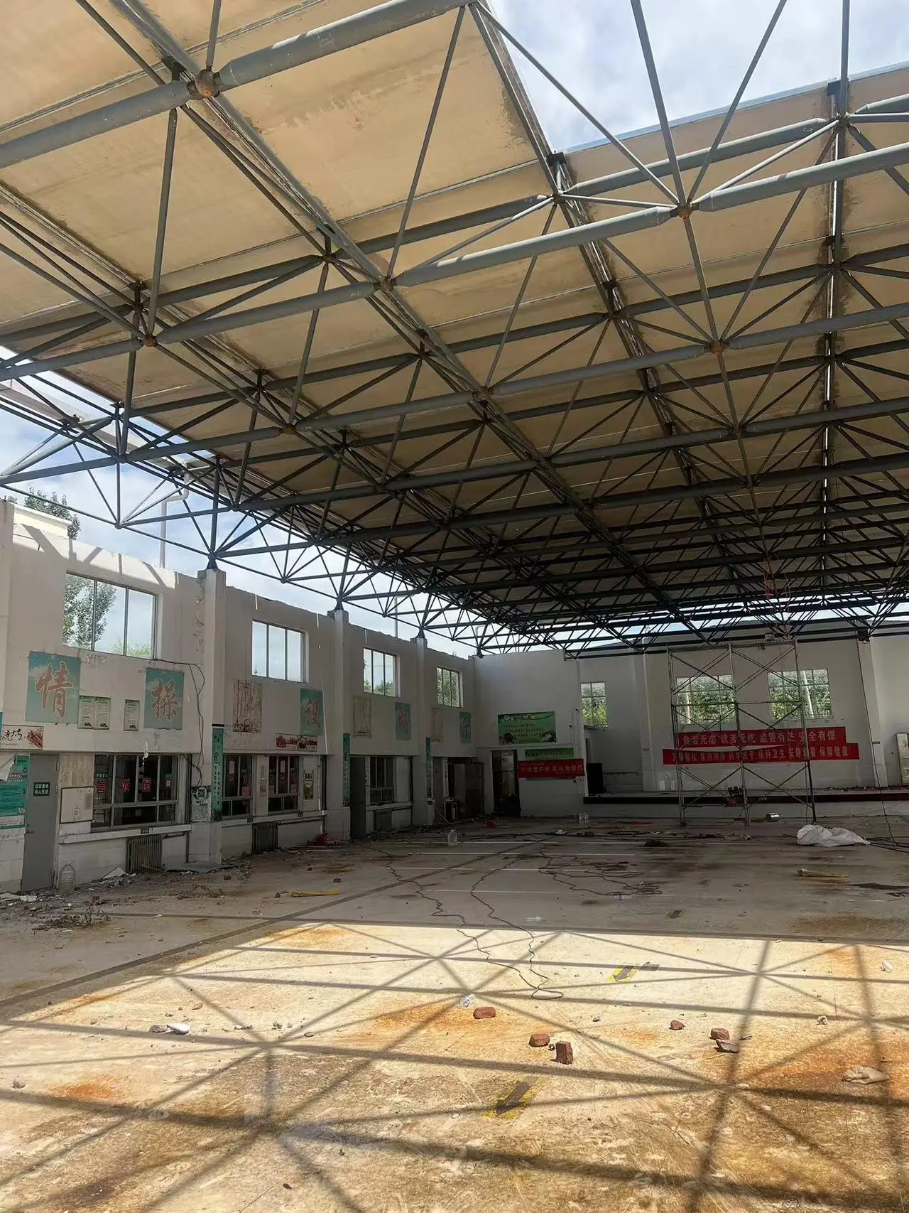 山東鉑昂鋼結構網(wǎng)架有限公司：屋面網(wǎng)架/游泳館網(wǎng)架/屋頂網(wǎng)架/罩棚網(wǎng)架/球形網(wǎng)架專業(yè)定制方案提供商